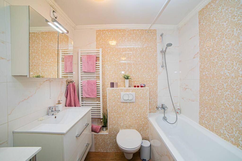 Apartma Sunny Day -arena , 2 Bathrooms, 102m²,